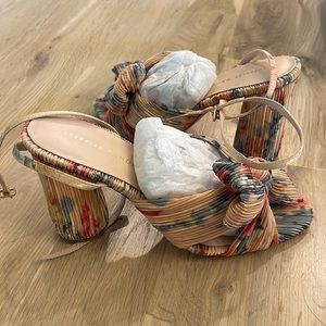 Loeffler Randall camellia ivory printed floral sandals!! Brand new size 7.5!